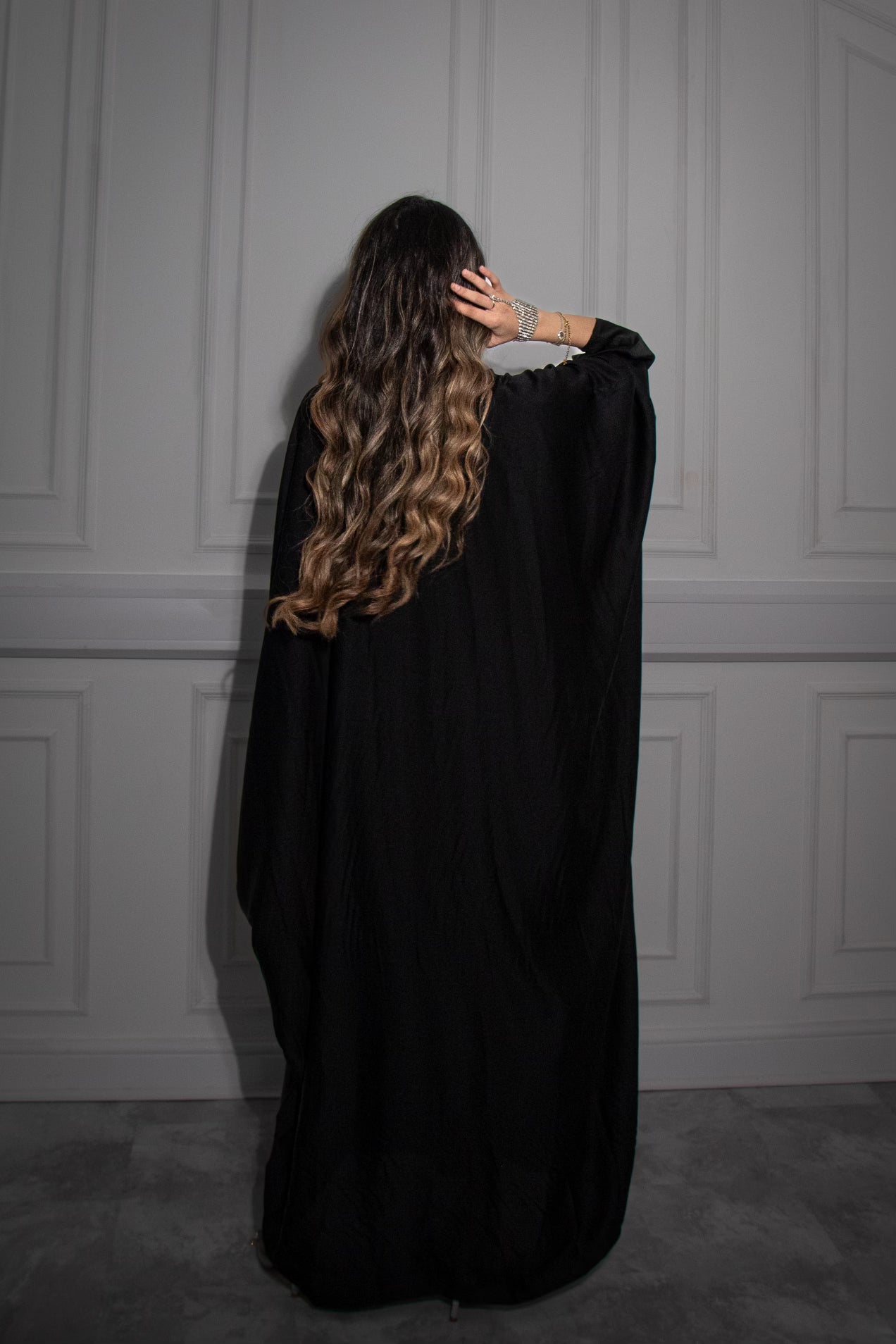 Rouh Kaftan in 'Charcoal'